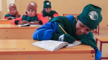 “سلمان للإغاثة” يوزع 800 حقيبة شتوية في عدة مديريات بمحافظة حضرموت