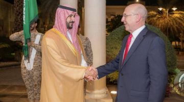 وزير الدفاع يستقبل وزير الدفاع البريطاني