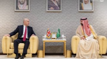 وزير الحرس الوطني يستقبل وزير الدفاع البريطاني