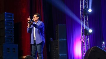 بالصور.. إيهاب توفيق يشعل مسرح البالون