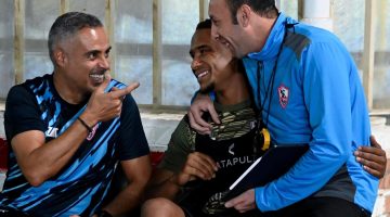 جلسة بين جوميز وأحمد مجدي لمناقشة برنامج التدريب
