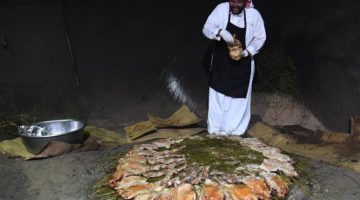 الحنيذ.. وليمة زائر عسير المفضلة