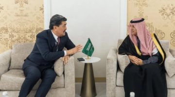الجبير يلتقي وزير البيئة والموارد الطبيعية بجمهورية كازاخستان