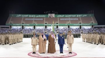 وزير الدفاع يرعى حفل تخريج طلبة دورات تأهيل الضباط الجامعيين لأفرع القوات المسلحة