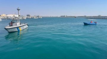 انقاذ مواطنين تعطلت واسطتهما البحرية في عرض البحر بمنطقة المدينة المنورة