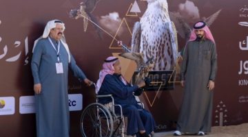 بمهرجان الملك عبدالعزيز للصقور.. الرشيدي يحكي قصة 18 عامًا في عالم الصقارة