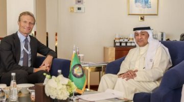 البديوي يستعرض مع سكاو الجهود بين مجلس التعاون و(WFP)