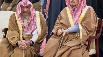 أمير الرياض يؤدي صلاة الميت على الأميرة نجلاء بنت سعد