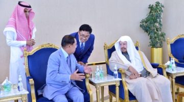 رئيس مجلس الشيوخ بكمبوديا يصل إلى الرياض