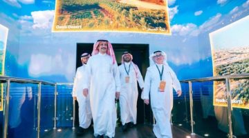 محافظ حفر الباطن يطلع على أبرز التقنيات والمبادرات في معرض (COP16)