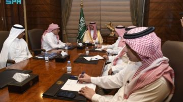 محافظ جدة يناقش سير مشاريع المياه