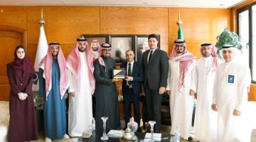 وفد فرنسي تجاري يستعرض الفرص الاستثمارية بغرفة الشرقية