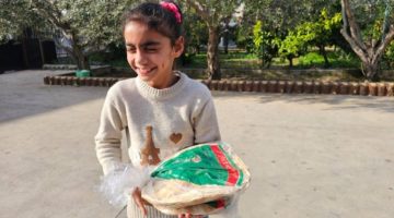 “سلمان للإغاثة” يوزع (175) ألف ربطة خبز لللاجئين في شمال لبنان