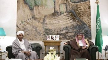 الخريجي يناقش مع السفير السوداني مستجدات الأوضاع الراهنة في السودان