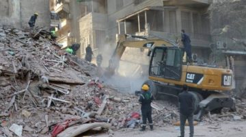 مصر.. ضحايا في انهيار عقار متهالك