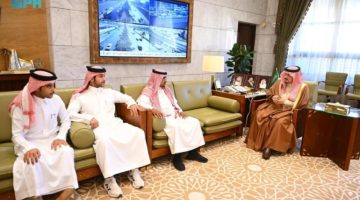 أمير منطقة الرياض يستقبل الدوسري المتنازل عن قاتل ابنه