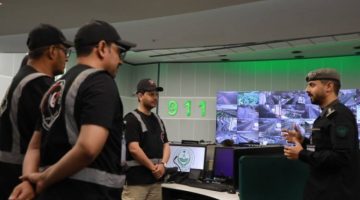 منسوبي جمعية الرواد لإدارة الأزمات يزور العمليات الأمنية الموحدة (911)
