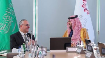 البكر يبحث مع ملينار تعزيز التعاون لتطوير مؤشرات جودة الحياة عالميًا