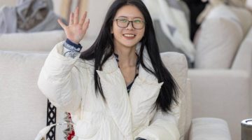 وفد صيني يزور مهرجان الملك عبدالعزيز للصقور 2024