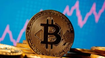 بيتكوين تحقق ارتفاعًا قياسيًا وتتجاوز 107 آلاف دولار لأول مرة
