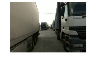 الأردن يعلن استئناف دخول الشاحنات التجارية إلى سوريا