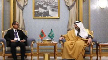 وزير الاتصالات يجتمع بنظيره المالديفي لتعزيز الشراكات الرقمية والابتكار