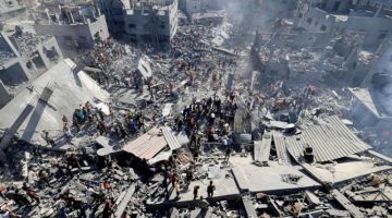 استشهاد (15) فلسطينيًا في غارات إسرائيلية على مدرستين بغزة