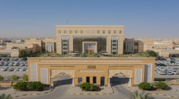 أمانة القصيم توقّع عقد تشغيل وصيانة محطات ضخ السيول في بريدة
