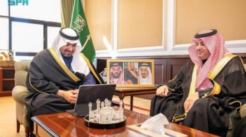 نائب أمير تبوك يطلق حملة نثر البذور في مراعي المنطقة