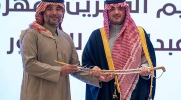 عبدالعزيز بن سعود يكرم الفائزين بجوائز «الصقور»