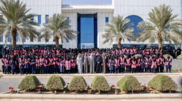 وزير الطاقة يشترط صرف مكافأة راتبين للعاملات والعاملين بمصنعي الفنار والجهاز لحضور الافتتاح