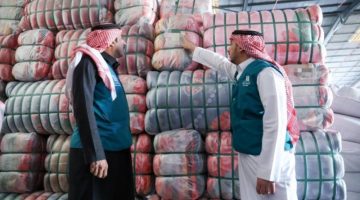 “التجارة” تكشف مستودعًا يزَوّر بلد المنشأ للبطانيات ويغش في أوزانها وتضبط 33 ألف قطعة مغشوشة