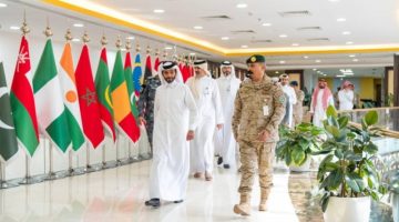 وفد من “الدفاع الوطني” القطري يطلع على آلية عمل التحالف الإسلامي