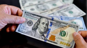 ارتفاع سعر الدولار أمام الجنيه المصري ليسجل مستوى قياسيا جديدا