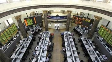البورصة المصرية تختتم تعاملات الخميس باللون الأخضر مع تباين أداء الأسهم