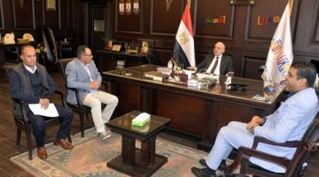 بالصور.. محافظ الأقصر يبحث خطط تطوير المناطق الأثرية بالمحافظة