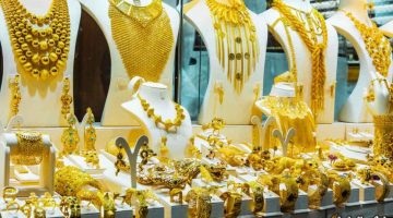 سعر الذهب إلى أين.. ارتفاع محلي واستقرار عالمي اليوم الأحد 15-12-2024