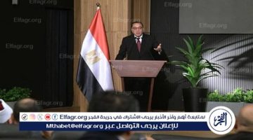 رئيس الوزراء لعمال مصنع “براند” ببورسعيد: فخور بكم وبالجهد المبذول