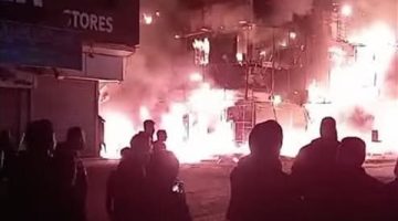 عاجل| اندلاع حريق هائل بمطعم “تفويله” في فيصل (صور)