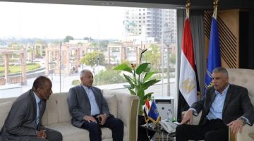 محافظ أسوان يستقبل رئيس لجنة الأمن والدفاع القومى بمجلس النواب