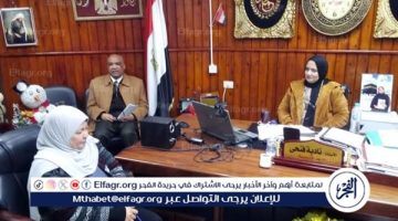 مدير تعليم مطروح تجتمع إلكترونيا مع مديري الإدارات التعليمية عبر تطبيق زووم