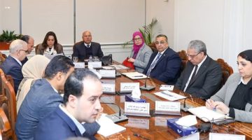 نائب رئيس مجلس الوزراء للتنمية الصناعية يبحث مع وزيرة التنمية المحلية الموقف التنفيذي لمشروعات التنمية الصناعية ببرنامج التنمية المحلية بصعيد مصر