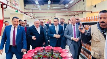 نائب محافظ قنا يفتتح سوق اليوم الواحد بمدينة قنا لتوفير السلع بأسعار مخفضة