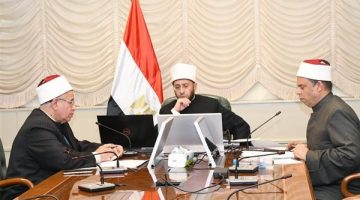 وزير الأوقاف يتابع مع مدير أوقاف البحر الأحمر الانضباط الدعوي