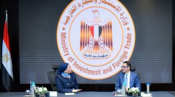 وزير التجارة الخارجية يستقبل وزيرة البيئة لبحث الفرص الاستثمارية فى القطاعات البيئية