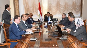 وزير الشباب والرياضة يبحث المراجعة الشاملة لمراكز الشباب من حيث التشغيل والتطوير
