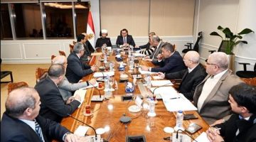 وزيرا الإسكان والأوقاف يناقشان عددًا من الموضوعات المشتركة بين الوزارتين