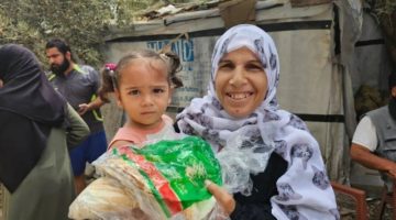“سلمان للإغاثة” يوزّع (175) ألف ربطة خبز للأسر اللاجئة في شمال لبنان