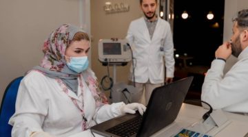 تجمع الباحة الصحي ينفذ حملة “صم بصحة” بممشى الحاوية