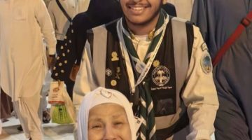 الكشاف السعودي يبتسم ولا يعبأ بالصعاب في خدمة ضيوف الرحمن